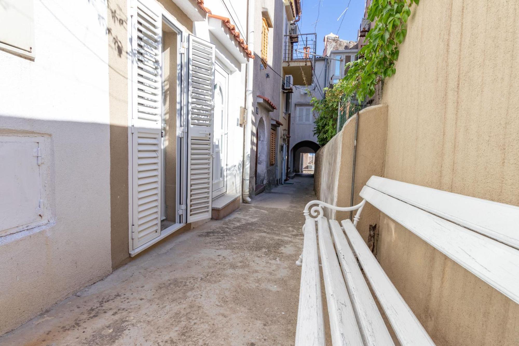 Ulica Dvori Narca 12 Apartment 4+2 Per. Baška Εξωτερικό φωτογραφία